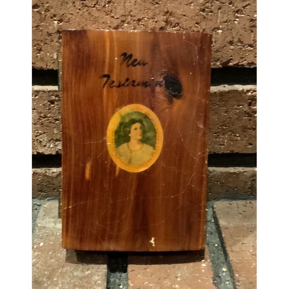 Vintage Cedar Hinged Box With New Testament Bible Inside